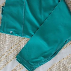 Lululemon Align Leggings 25” in Maldives Green